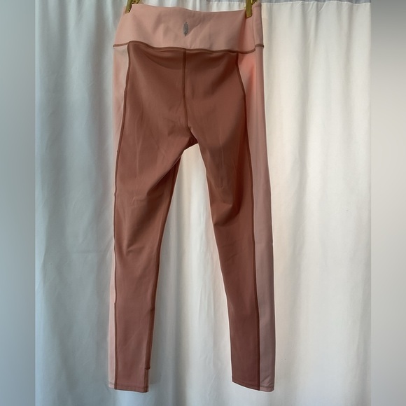 NWOT Strength and Lengthen Leggings - Picture 2 of 2